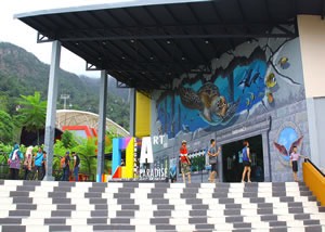 attractions close to the laguna